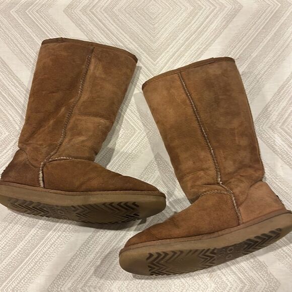UGG Classic Chestnut Tall Shearling Lined Boots - Picture 2 of 7